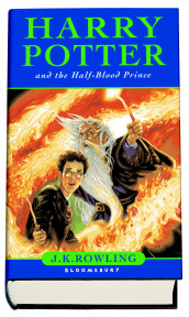 Harry Potter and the half-blood prince av J.K. Rowling (Innbundet)