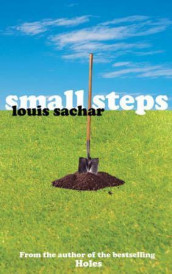 Small steps av Louis Sachar (Heftet)