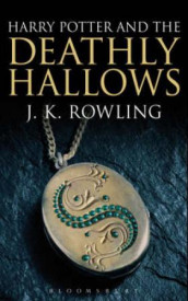 Harry Potter and the deathly hallows av J.K. Rowling (Heftet)