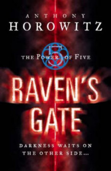 Raven's gate av Anthony Horowitz (Heftet)