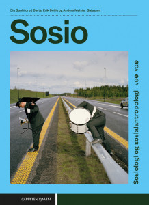 Sosio (2026) av Ola Gunhildrud Berta, Erik Dehle og Anders Mølster Galaasen (Fleksibind)