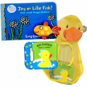 Omslag - Jeg er Lille Fisk! Bok med fingerdukke og badenett og badebok